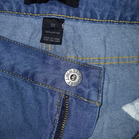 Jeans - Picture 5 of 5